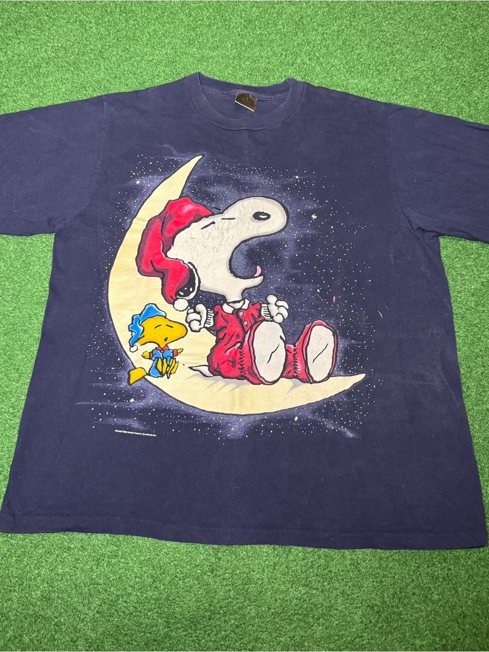 Vintage 90s Snoopy Woodstock Moon T-shirt, Peanuts Charlie Brown Sleeping (XL)